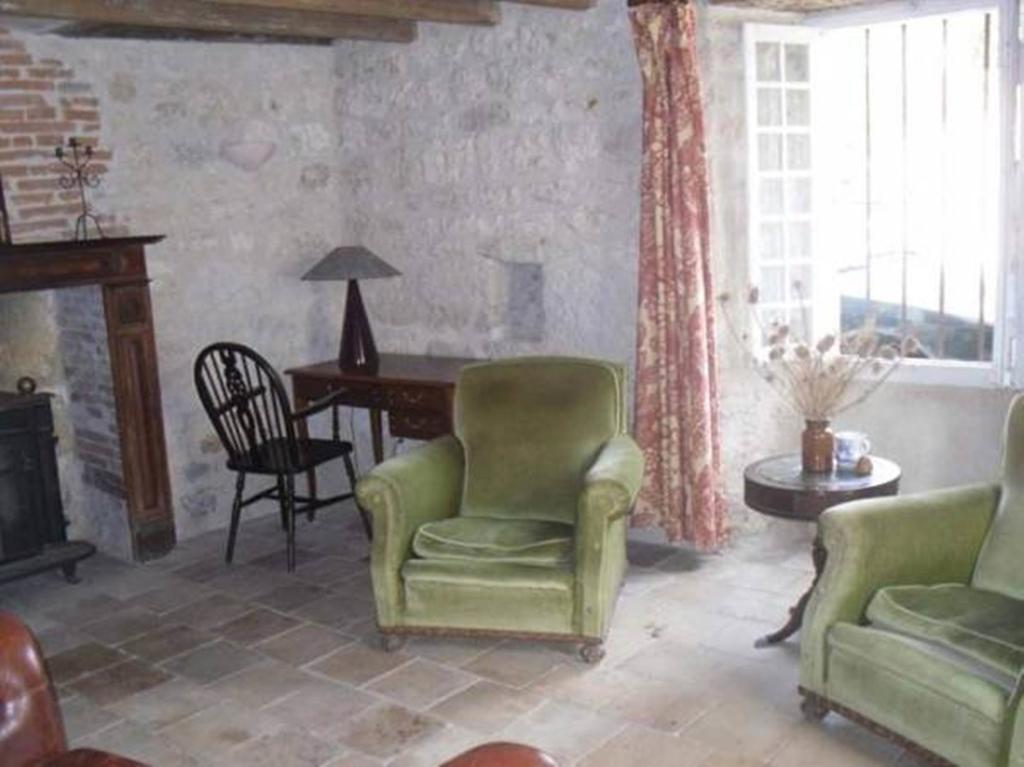 Les Gites De Franck Fayssac Habitación foto
